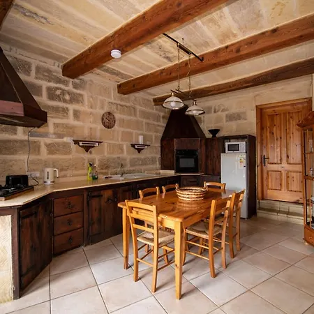 Ferienhaus 3 Bedroom Farmhouse With Private Pool In Gozo Santa Luċija