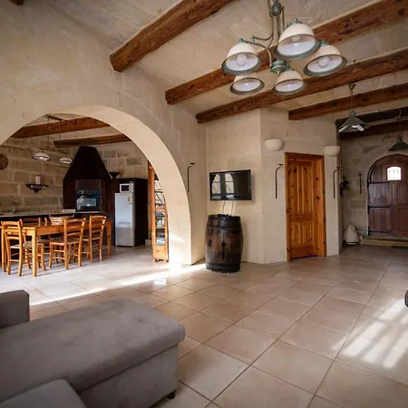 3 Bedroom Farmhouse With Private Pool In Gozo Santa Luċija